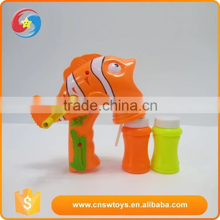 New design small plastic cute fish shaped animal soap blowing bubble gun toys