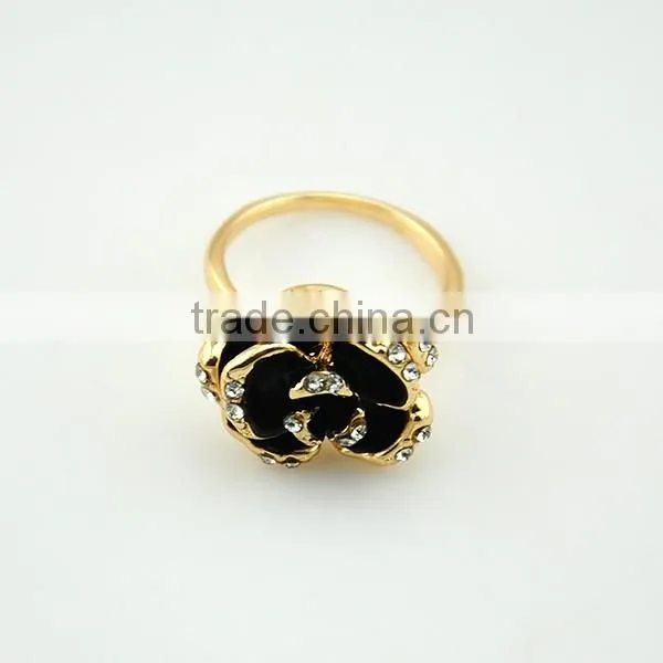 Women accessories gold engagement flower ring with crystal