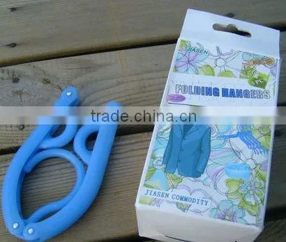 Folding hanger