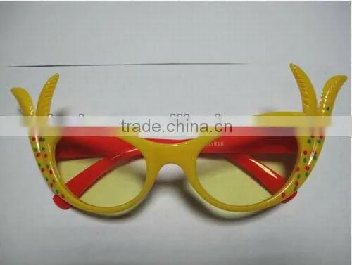 cheap yellow plastic party glasses