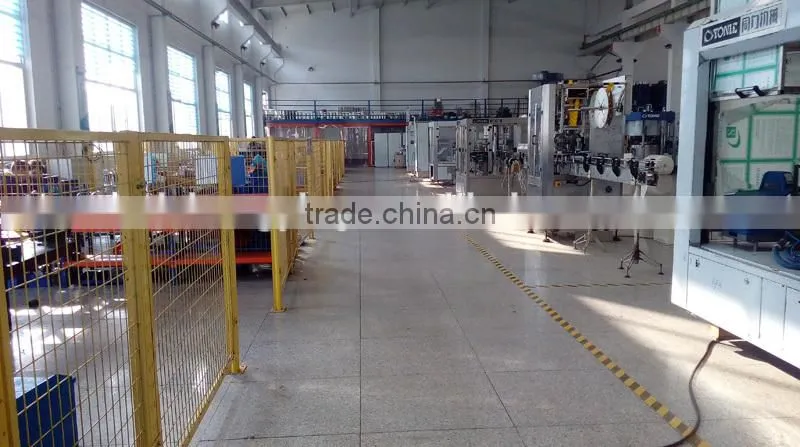 HR 1I-15 Fully automatic rotary roll-fed and roll gluing hot melt glue bottle labeling machine 01