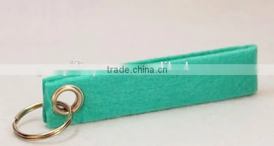 New product hot wholesale alibaba blank band design keyring promotional gift light color felt foot shaped keychain made in China