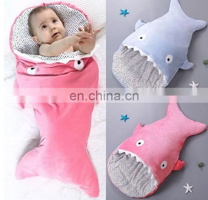 2017 Hot Selling wholesale new born baby blanket animal shark head plush baby swaddle blanket