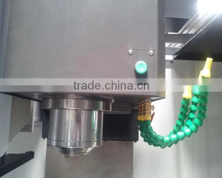 VMC1060 CNC Vertical Milling Machine/CNC Metal Machining Center for Mold Making 1000/600/600mm - X/Y/Z axes travel
