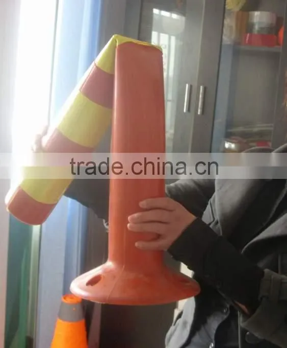 Flexible spring type plastic warning sign bollards / PU delineator post