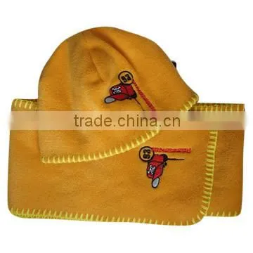 100% polyester fleece hat and scarf