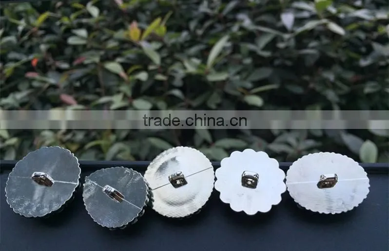 2016 hot sale new style rhinestone acrylic plastic button sewing retail&wholesale flower center