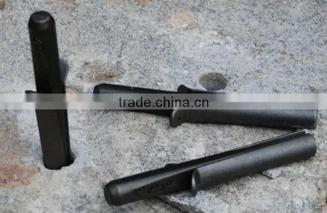 Hand stone rock splitter