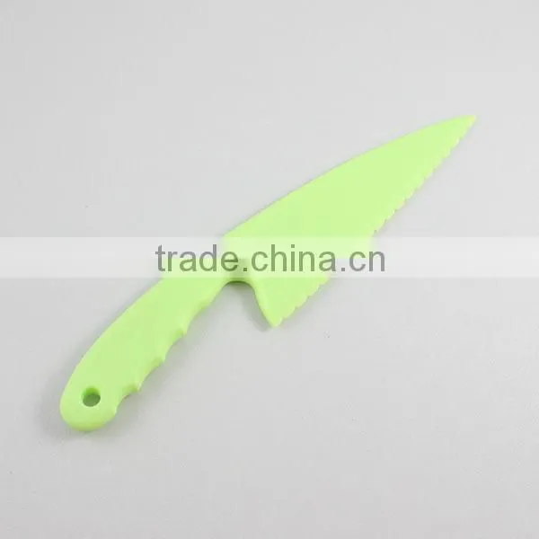 Plastic break knife