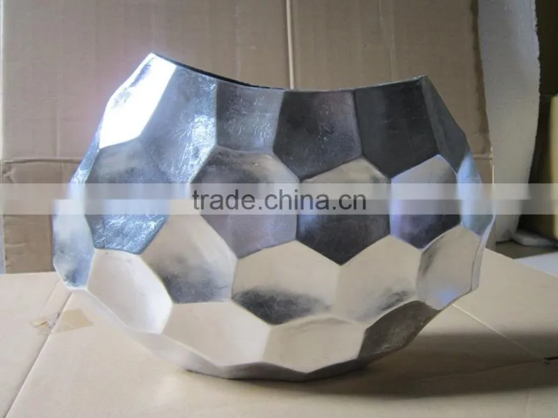 Strange-shaped Modern Lacquer Vase From Vietnam Wholesale