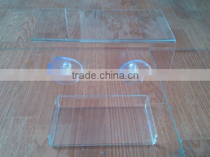 Clear window bird feeder
