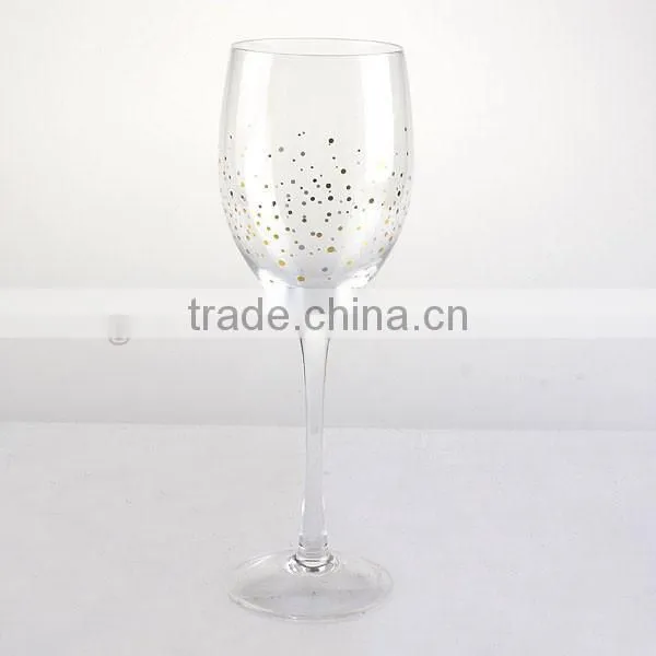 High quality wine glass set with gold decal