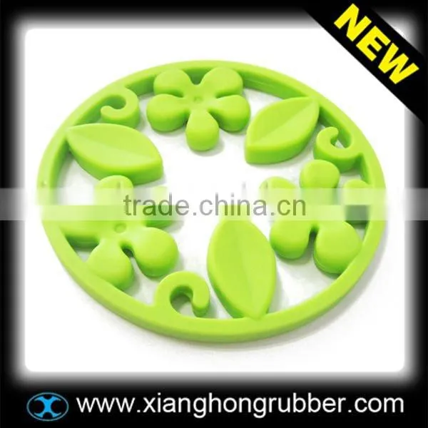 Latest design fashion heart shape silicone placemat and table mat