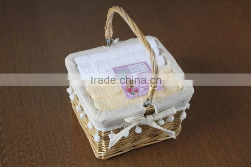 Light color 100% cotton towel set packed in basket