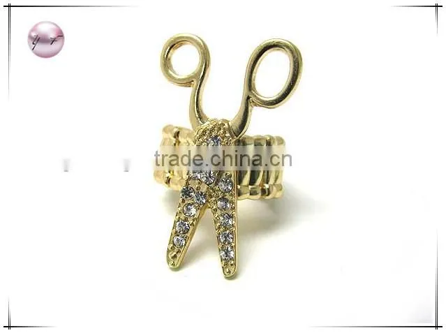 Crystal stud scissor stretch ring