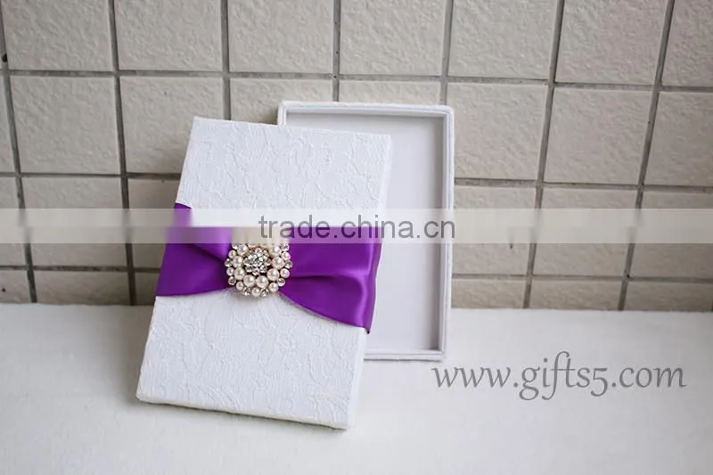 New Design Custom fashion New high quality wedding invitation silk boxes with brooch