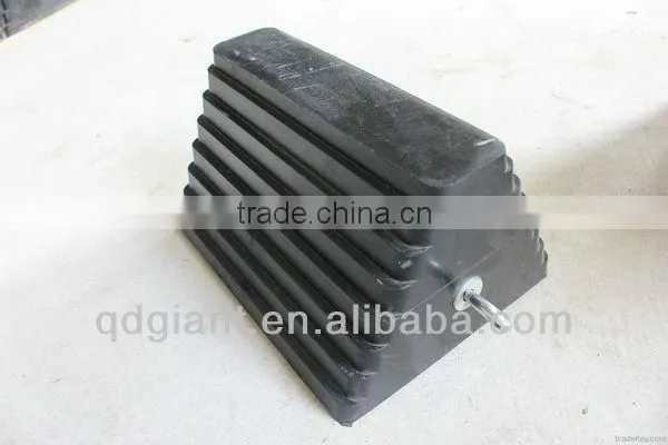 Pyramid type rubber wheel chock for trucks