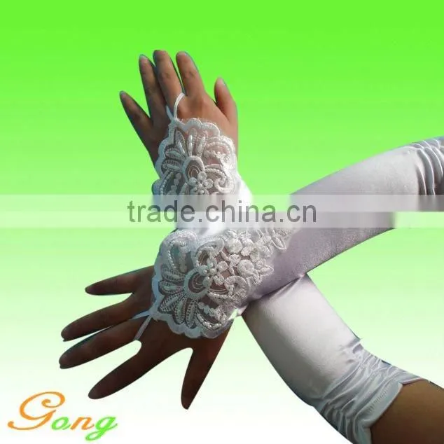 Fashion Short Satin Gloves With Fingerless