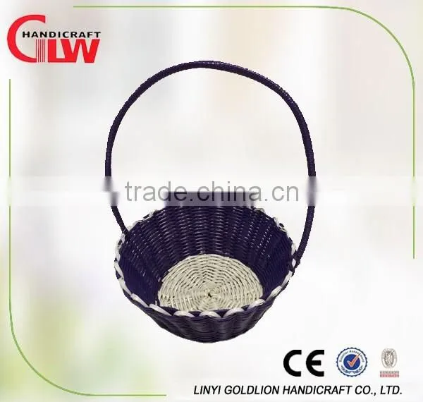 Casual woven plastic laundry basket