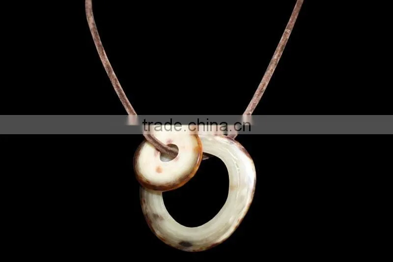 Eco-friendly nice yellow water buffalo horn necklace from Vietnam
