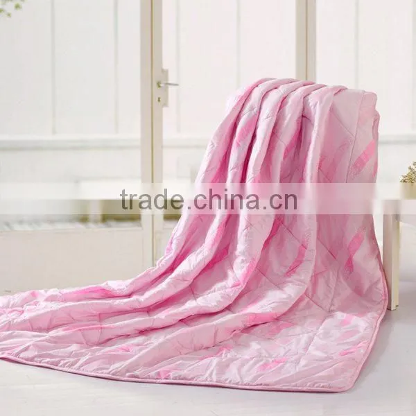 high quality cheap 100% polyester summer quilt in yiwu