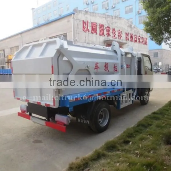 LHD or RHD DONGFENG 4*2 small garbage compactor 5m3