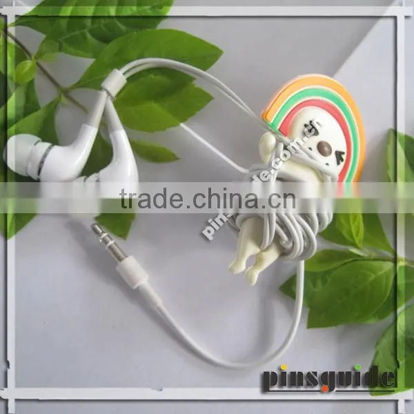 China Manufacturer 2013 Custom Logo Retractable Mini Cute Bear USB PVC Cable Tidy