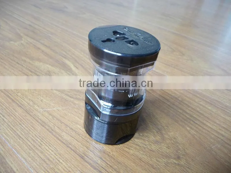 New design 3 in 1 universal travel adapter