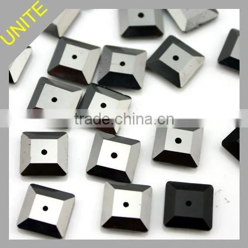 UNITE Square Lochrose Sew On Stones 10mm U3400