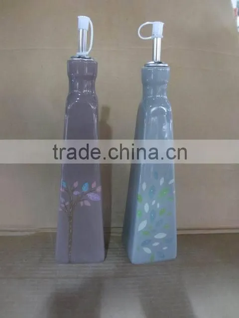 Classical ceramic oil & vinegar bottle set with owl pattern