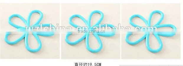 wholesale high quality plum-shaped anti-slip mat hot pot table PVC insulated soft pvc coaster