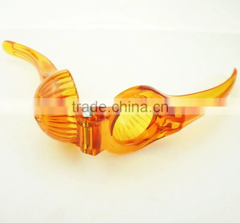 41027 Lemon and Lime Juice Squeezer