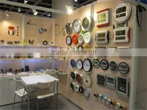 Round Shape Sweep Movement Wall Plastic Clock
