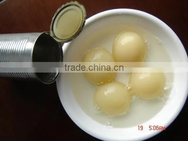 Canned yellow peach in syrup