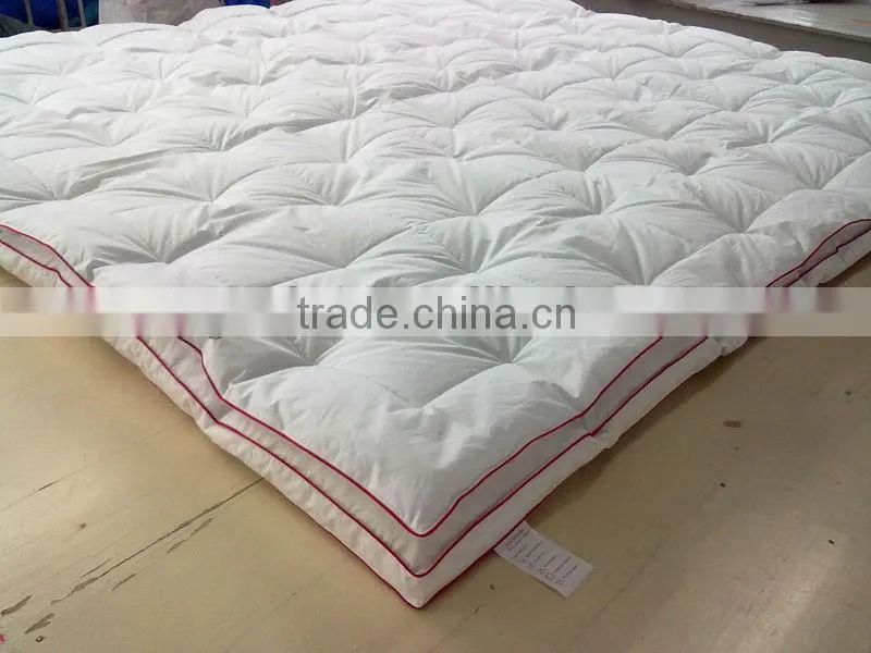 Polyester & Duck Feather Two Layers Mattress Topper