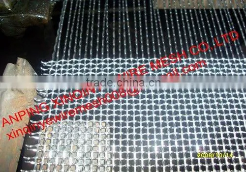 CRIMPED WIRE MESH FOR RAISING PIG