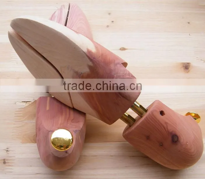 Good smelling wooden shoe stretcher/cedar shoe trees