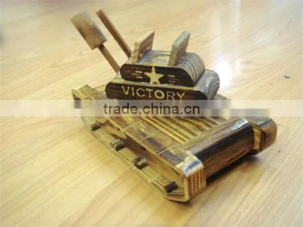 Wholesale interesting tank shape musical wood toy
