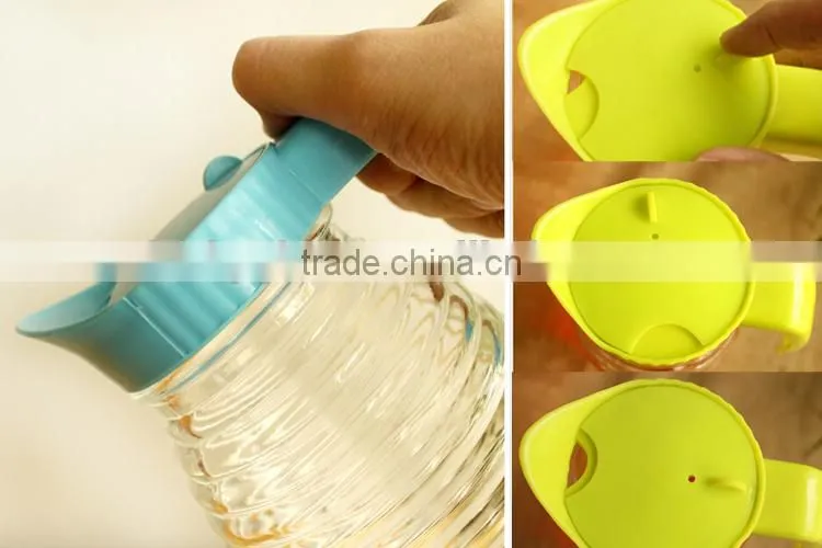 1.5L clear glass water jug bottle with plastic handle lid
