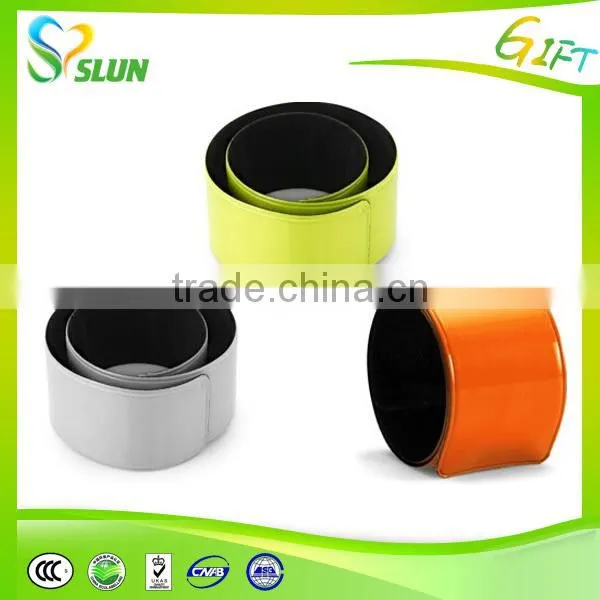 Promotion customized silicone slap bracelet reflective slap band with steel spring