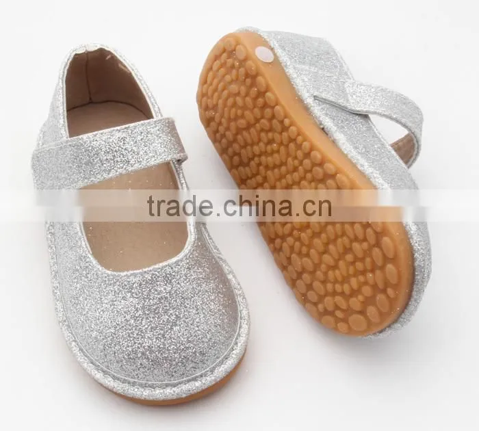 Low MOQ high qualtity music toddler wholesale squeaky shoes