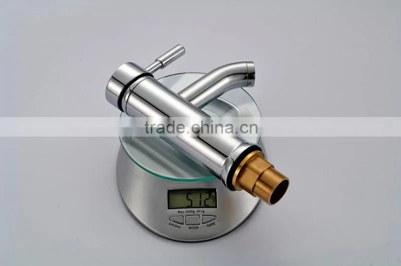 Hot and cold water basin mixer