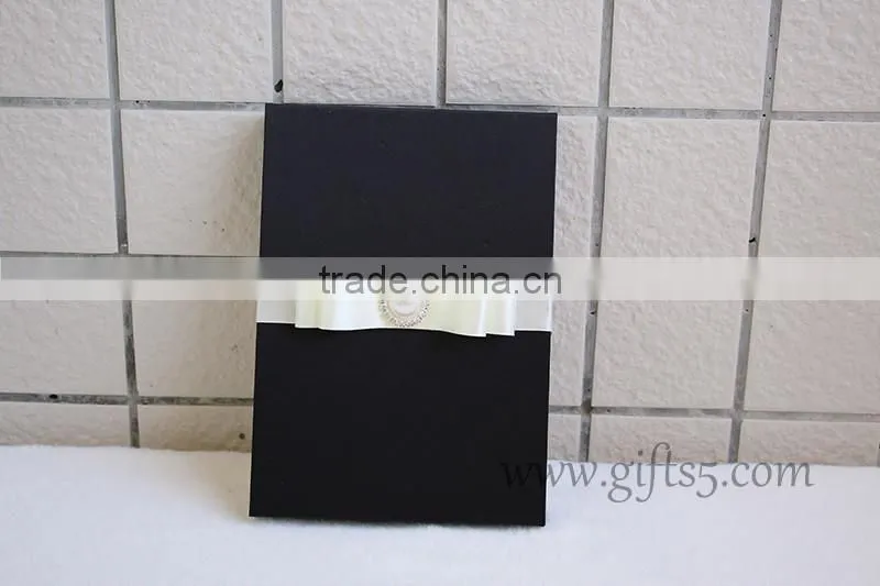 Customized paper wedding invitation box for packing