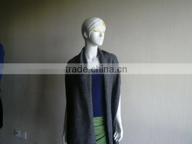 Knitted 100% cashmere shawl