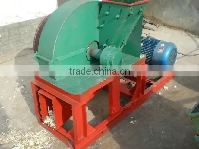 Finely processed wood log/branch shaver machine