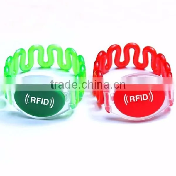 Customized flashing led wristband glow in the dark