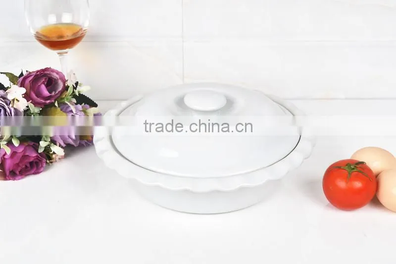 10" round porcelain bakeware with lid