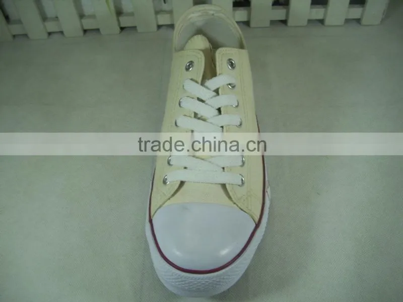 Cheapest Vulcanized Canvas Shoe/Classic shoes /Football Shoe