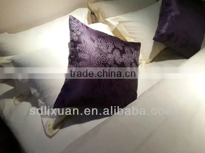 bed runner/throw/cushion