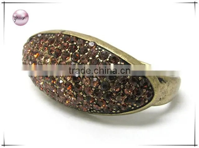 Crystal stud wide oval shape dual finger ring